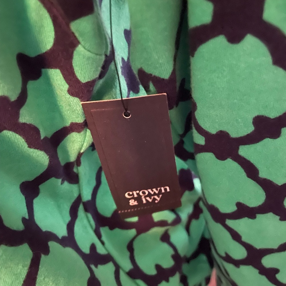 NWT Crown and Ivy tunic